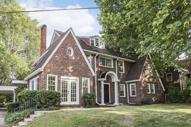 2421 Airport Drive, Columbus, OH 43219