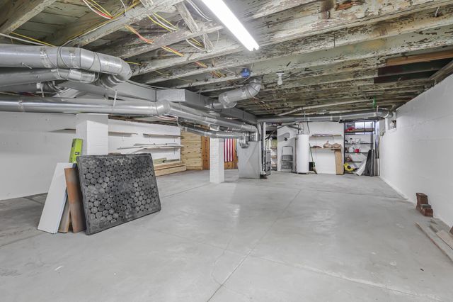 2421 Airport Drive, Columbus, OH 43219