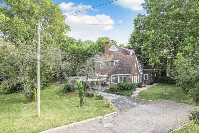 2421 Airport Drive, Columbus, OH 43219