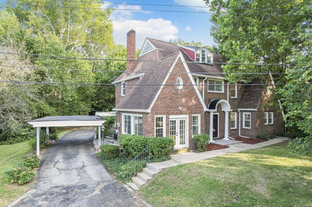 2421 Airport Drive, Columbus, OH 43219