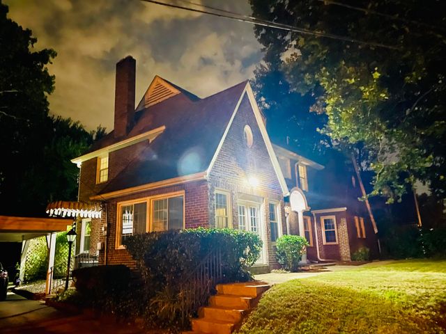 2421 Airport Drive, Columbus, OH 43219