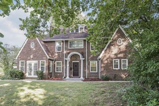 2421 Airport Drive, Columbus, OH 43219