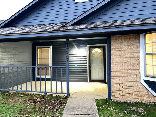 1337 Woodhill Drive, Lewisville, TX 75067