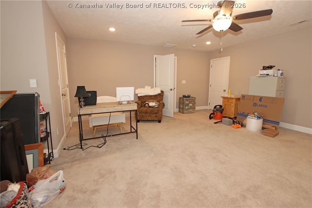 62 Cottage Lane, Hurricane, WV 25526