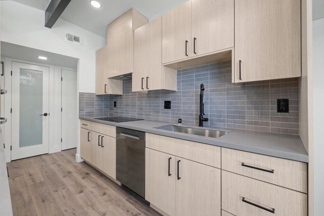 5025 Hemlock St, Sacramento, CA 95841