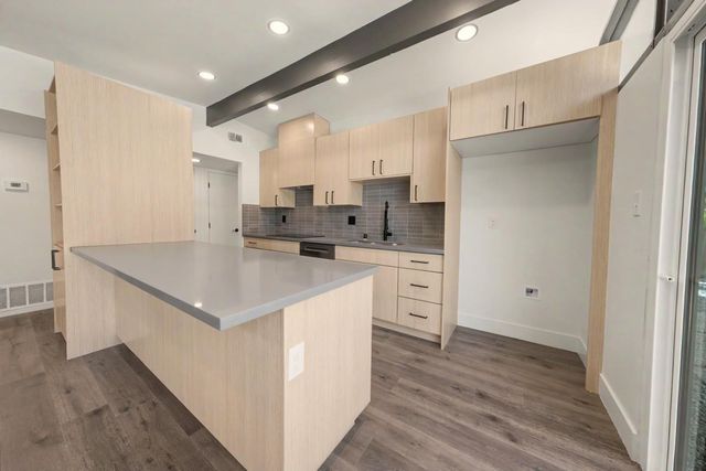 5025 Hemlock St, Sacramento, CA 95841