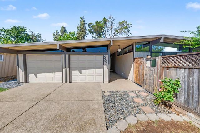 5025 Hemlock St, Sacramento, CA 95841