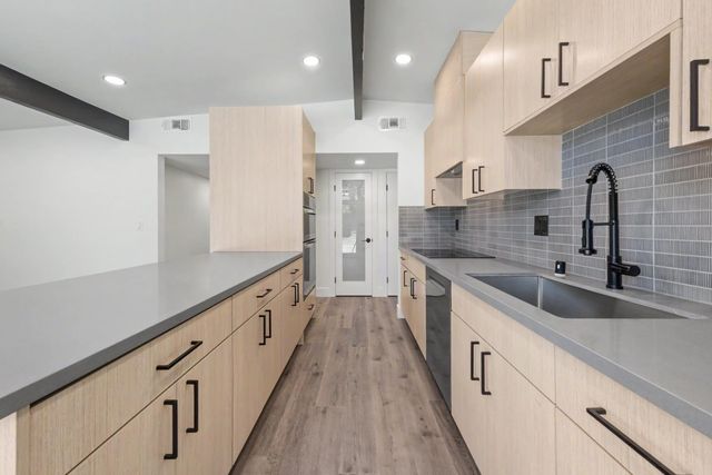 5025 Hemlock St, Sacramento, CA 95841