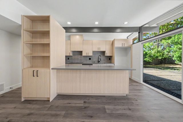 5025 Hemlock St, Sacramento, CA 95841