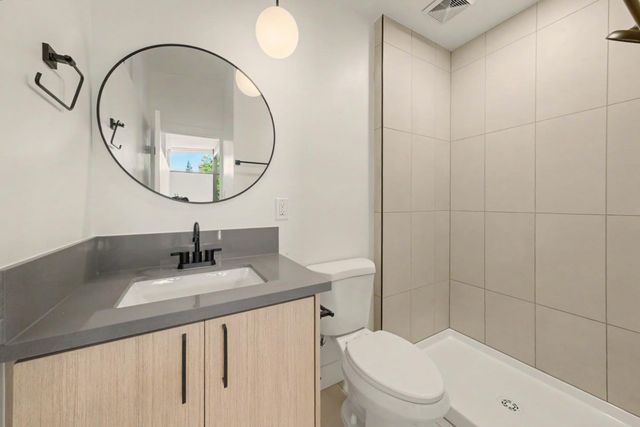 5025 Hemlock St, Sacramento, CA 95841