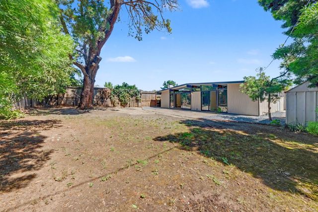 5025 Hemlock St, Sacramento, CA 95841