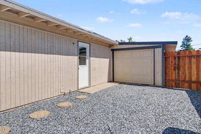 5025 Hemlock St, Sacramento, CA 95841