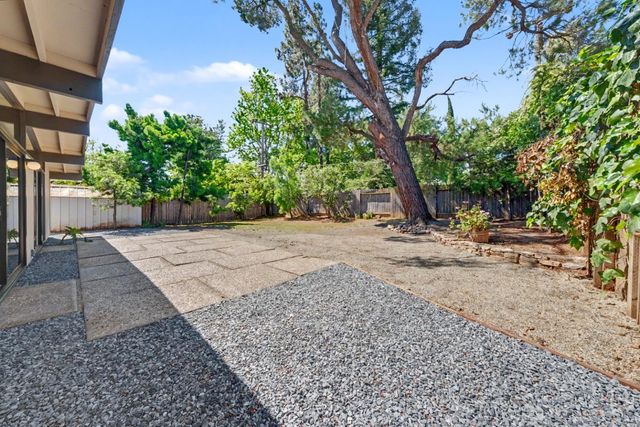 5025 Hemlock St, Sacramento, CA 95841