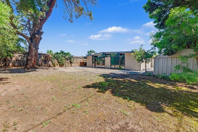 5025 Hemlock St, Sacramento, CA 95841