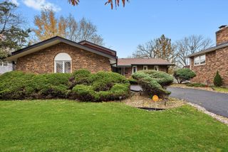 17731 LARKSPUR Lane, Homewood, IL 60430