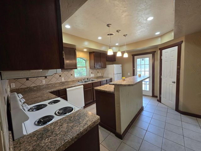 1313 SKYLINE Drive, Amarillo, TX 79108