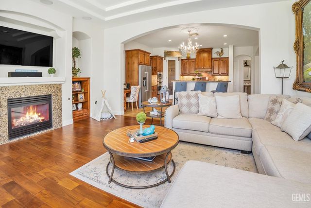 10102 Stoneham Street, Bakersfield, CA 93314