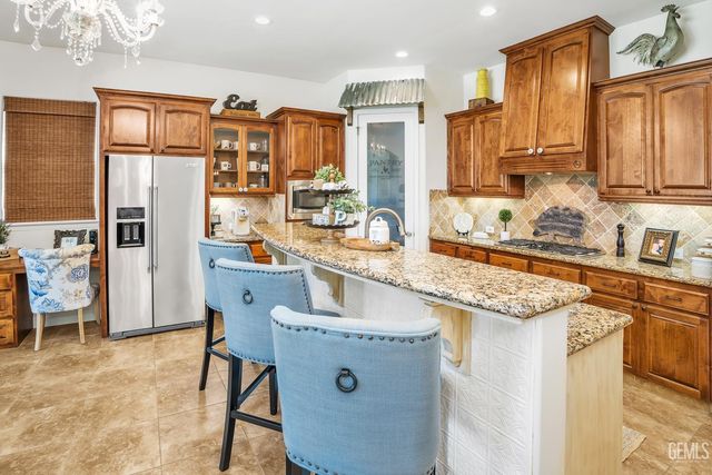 10102 Stoneham Street, Bakersfield, CA 93314