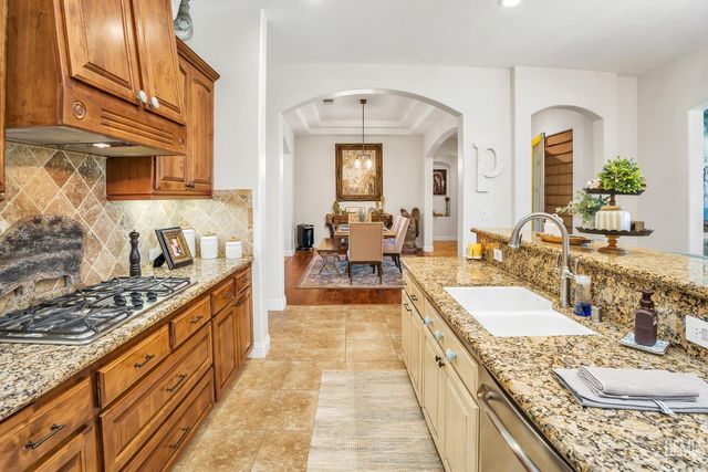 10102 Stoneham Street, Bakersfield, CA 93314