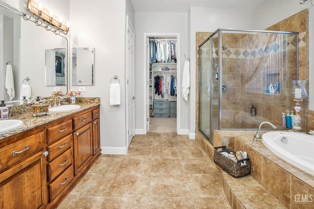 10102 Stoneham Street, Bakersfield, CA 93314