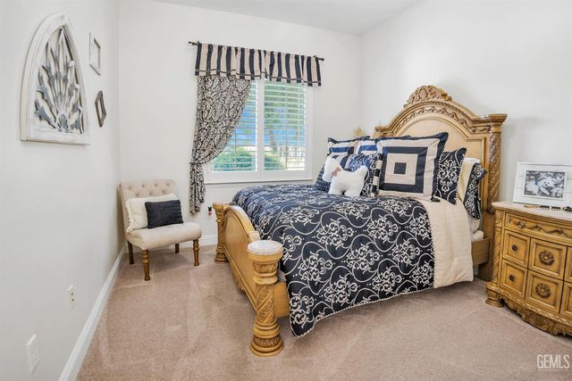 10102 Stoneham Street, Bakersfield, CA 93314