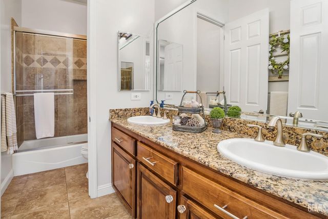 10102 Stoneham Street, Bakersfield, CA 93314