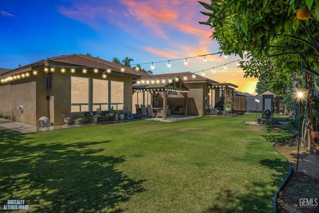 10102 Stoneham Street, Bakersfield, CA 93314