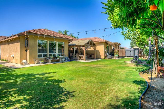 10102 Stoneham Street, Bakersfield, CA 93314