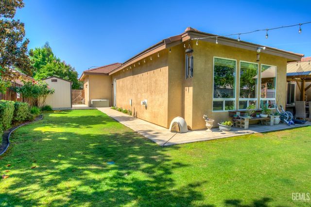 10102 Stoneham Street, Bakersfield, CA 93314
