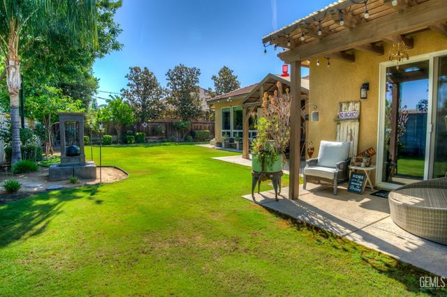 10102 Stoneham Street, Bakersfield, CA 93314
