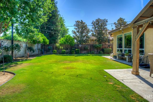 10102 Stoneham Street, Bakersfield, CA 93314