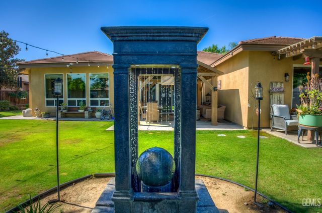 10102 Stoneham Street, Bakersfield, CA 93314
