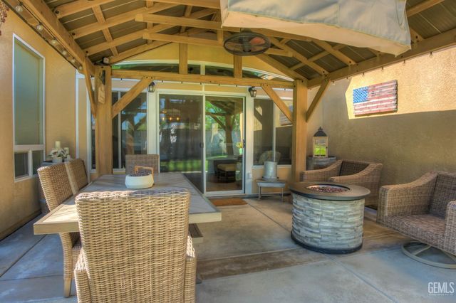 10102 Stoneham Street, Bakersfield, CA 93314