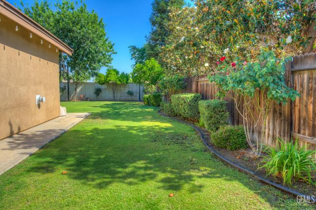 10102 Stoneham Street, Bakersfield, CA 93314