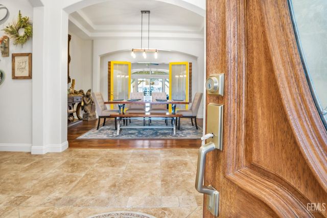 10102 Stoneham Street, Bakersfield, CA 93314