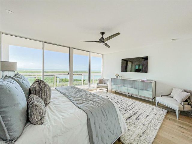 13925 Old Coast RD 1104, Naples, FL 34110