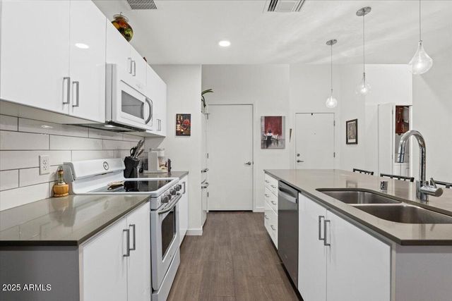 1130 N 2nd Street 210, Phoenix, AZ 85004