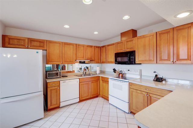 5400 34TH STREET W B16, Bradenton, FL 34210