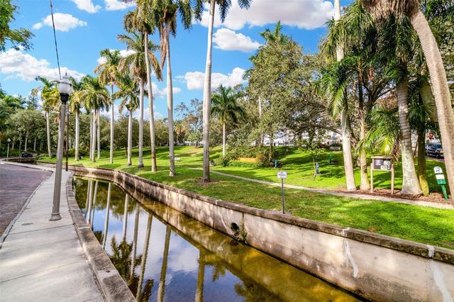 826 11TH AVENUE S Apt 1, St Petersburg, FL 33701