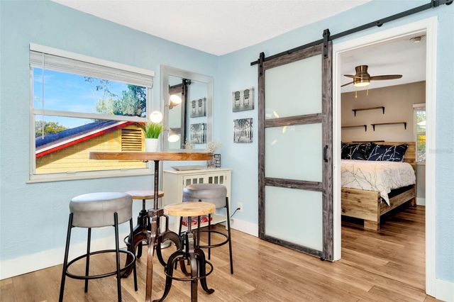 826 11TH AVENUE S Apt 1, St Petersburg, FL 33701