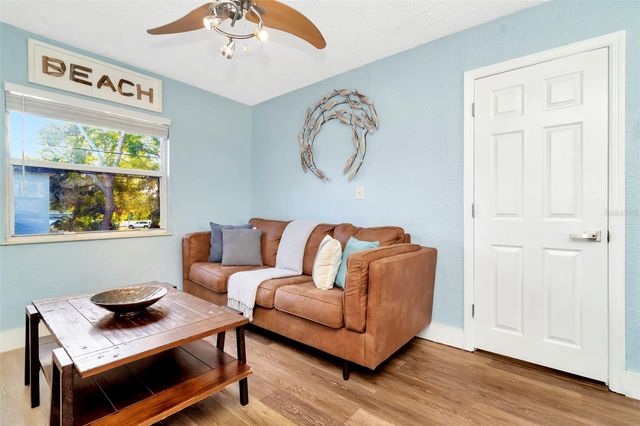 826 11TH AVENUE S Apt 1, St Petersburg, FL 33701