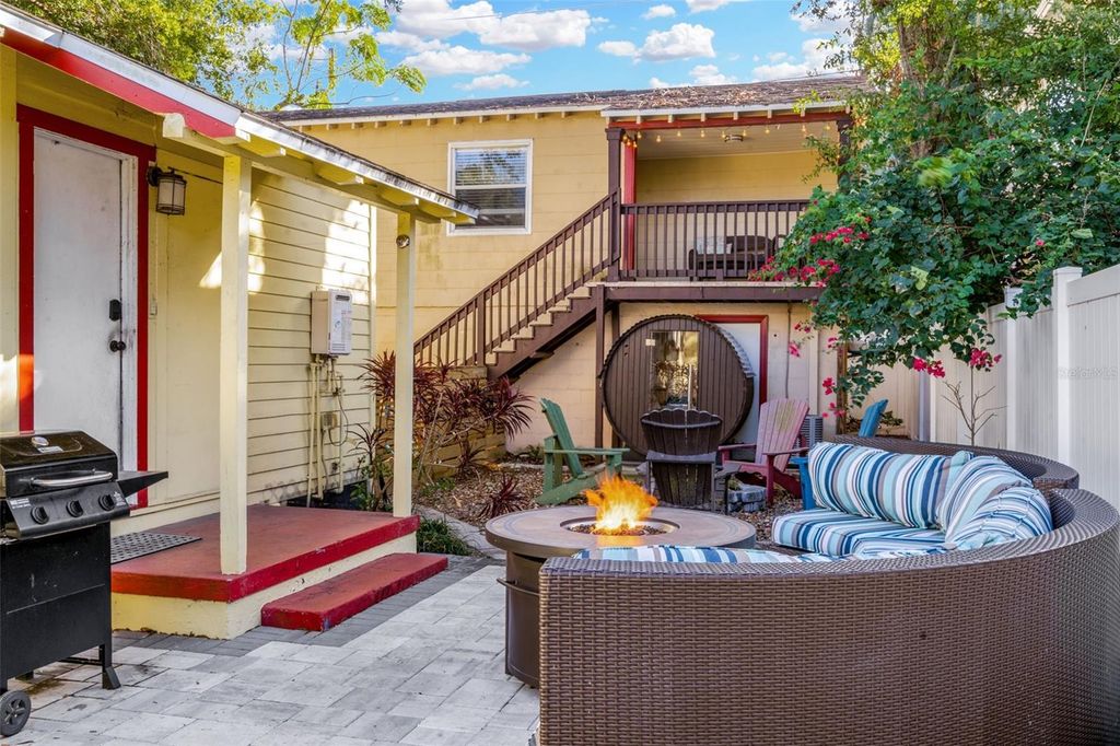 826 11TH AVENUE S Apt 1, St Petersburg, FL 33701