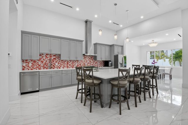 711 NE 6th Street, Boca Raton, FL 33432