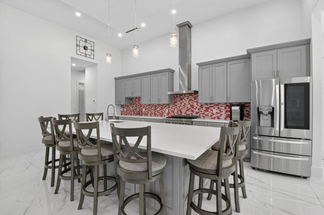 711 NE 6th Street, Boca Raton, FL 33432