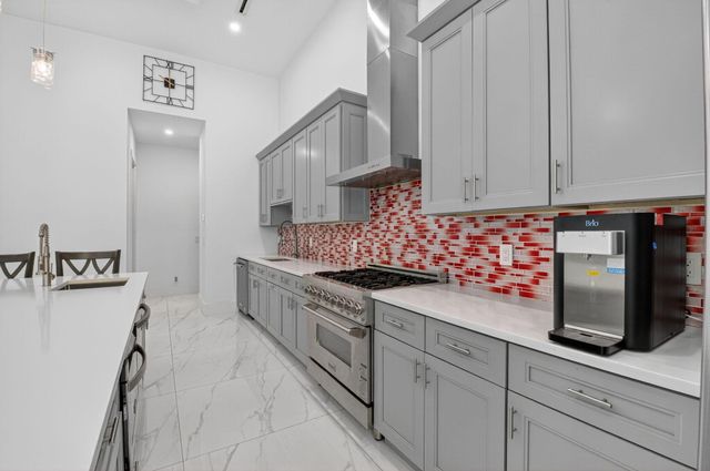 711 NE 6th Street, Boca Raton, FL 33432