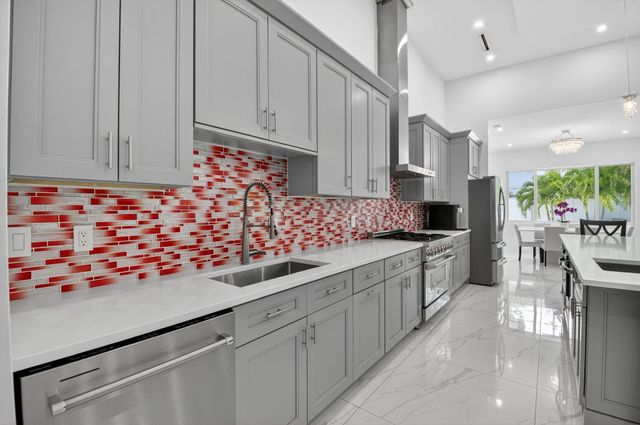 711 NE 6th Street, Boca Raton, FL 33432