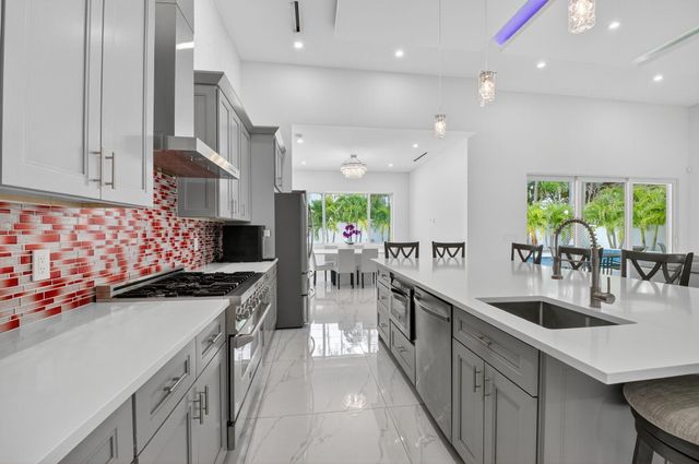 711 NE 6th Street, Boca Raton, FL 33432