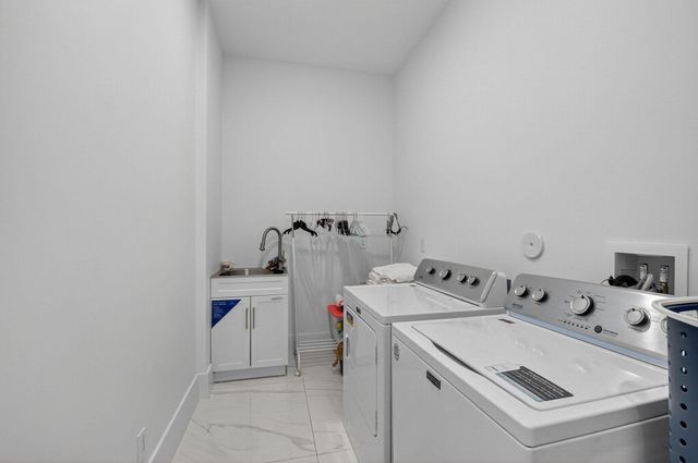 711 NE 6th Street, Boca Raton, FL 33432
