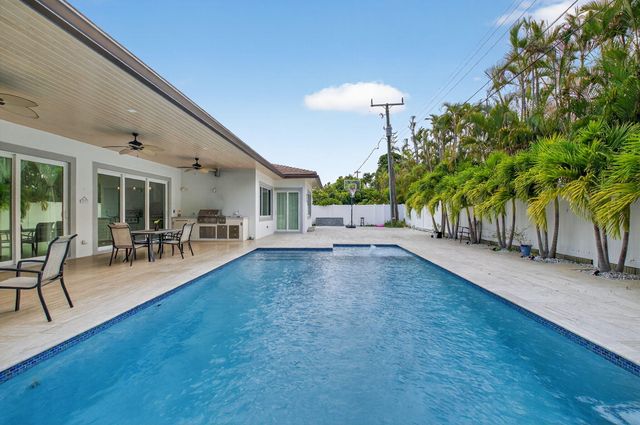 711 NE 6th Street, Boca Raton, FL 33432