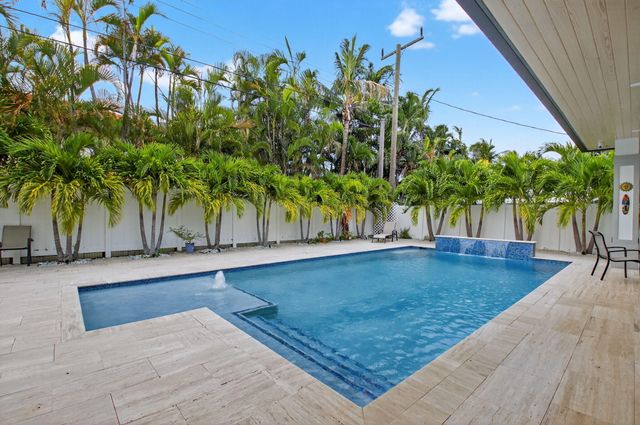 711 NE 6th Street, Boca Raton, FL 33432